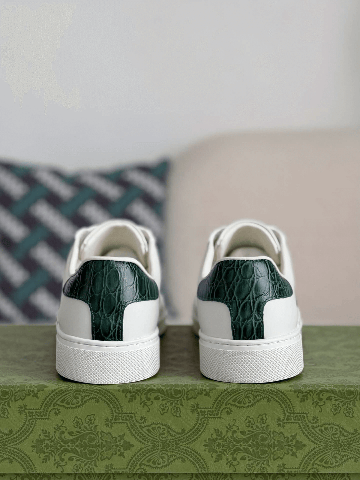 Gucci Ace-White Leather/Web Stripe with Bee
