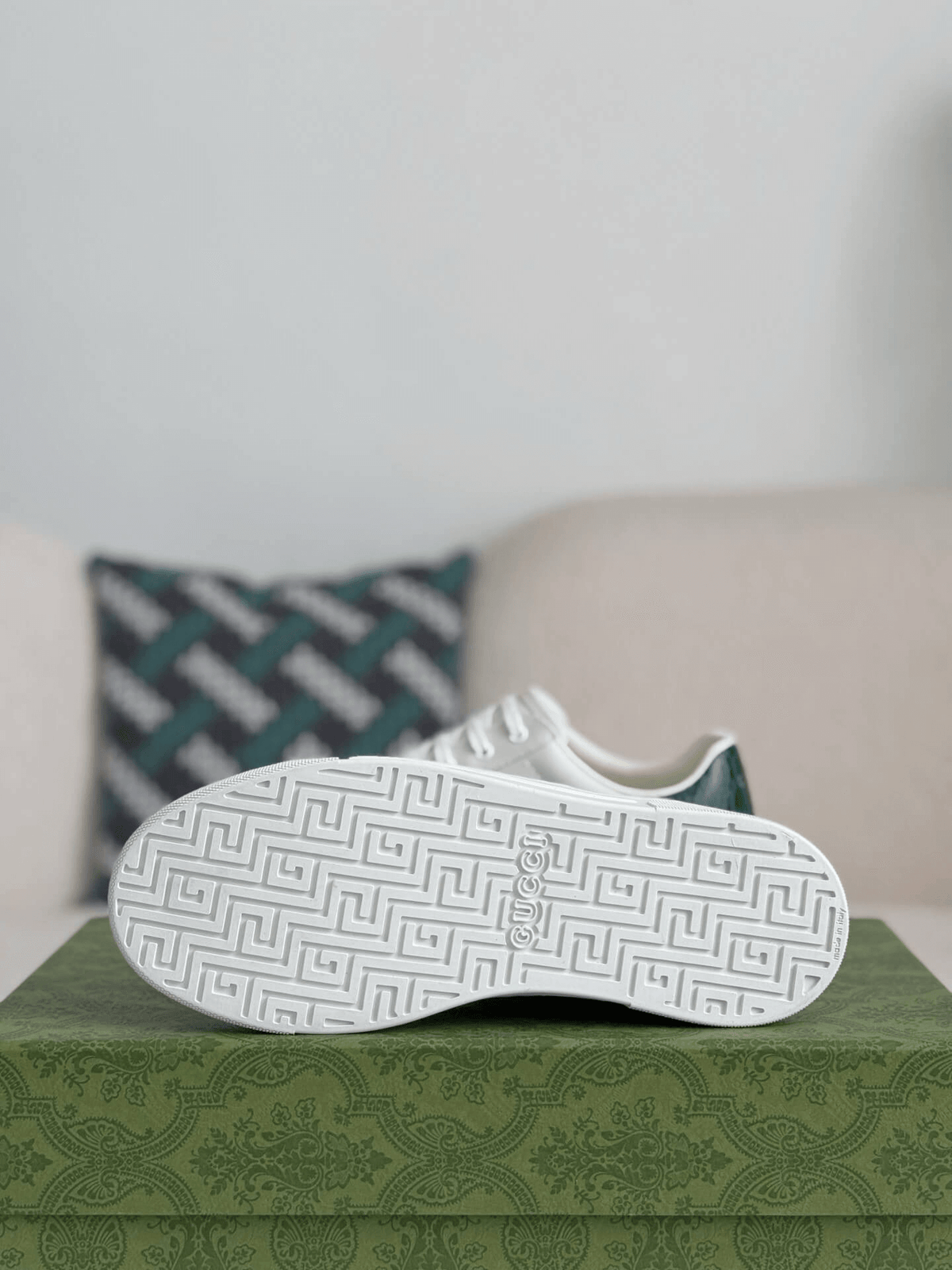 Gucci Ace-White Leather/Web Stripe with Bee